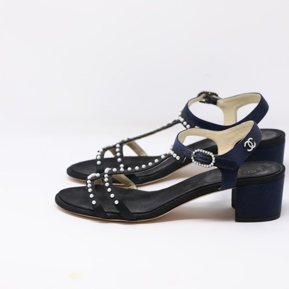 CHANEL MINI HEEL PEARL SANDALS - Picture 2 of 3